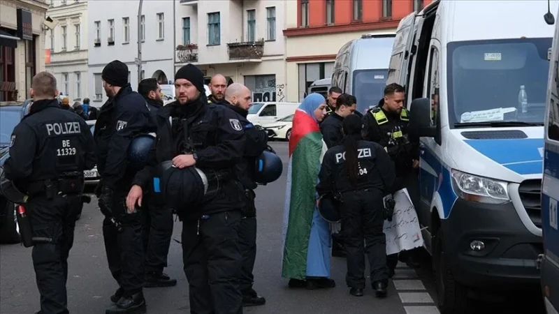 Berlin polisi Filistin destekçisi göstericilere sert müdahale etti