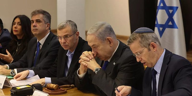 Rehinelerin ailelerinden Netanyahu’ya tepki: ‘Esir takası anlaşmasını engelliyor’