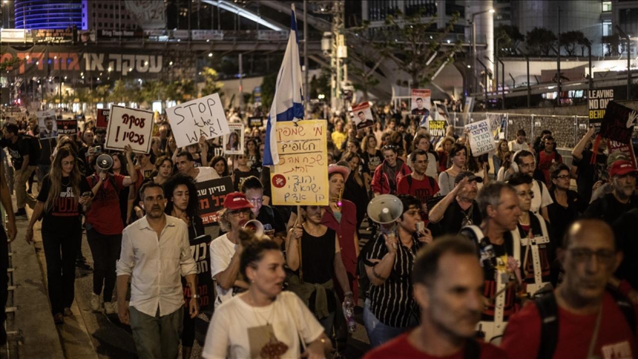 İsrailliler sokaklarda hükümetten ateşkes anlaşmasını imzalamasını talep etti