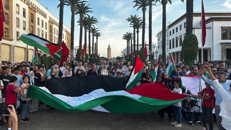 Tahran halkı, Gazze’li şehitlerin ailelerini aağırlıyor
