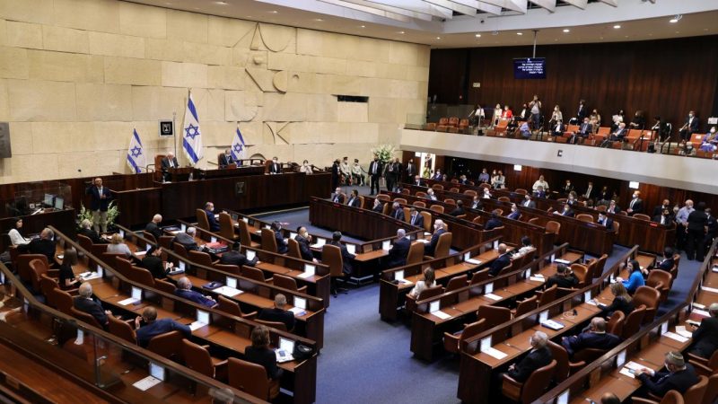 İsrail’de UNRWA’yı “terör örgütü” olarak tanımlayan tasarı, meclisteki ilk oylamadan geçti