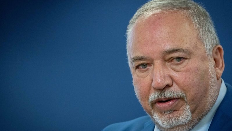 Liberman: İsrail, İran’ı yenmeden hayatta kalamaz