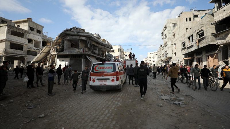 Katil İsrail’in Gazze’nin batısında bir evi bombalaması sonucu 3 Filistinli öldü