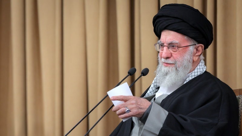 İslam Devrimi Lideri: Kur’an, Kâfir Güç Sahipleriyle Nasıl Davranılacağını Belirlemiştir