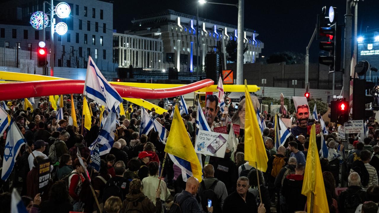 İsrailli esir yakınları, Gazze’ye saldırıların bir an önce durdurulmasını talep etti