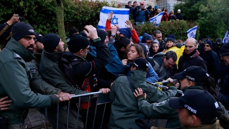 Savaşın ikinci aşaması İsrail’i böldü